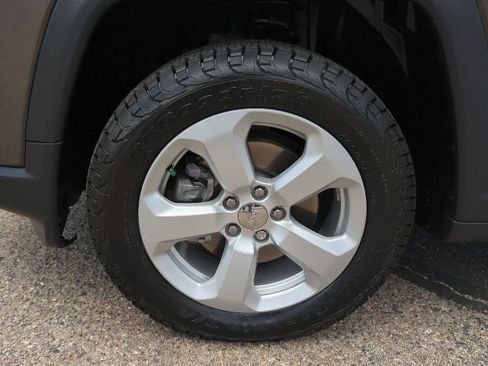 Used 2018 Jeep Compass Latitude w/ Popular Equipment Group AWD/4WD image 24