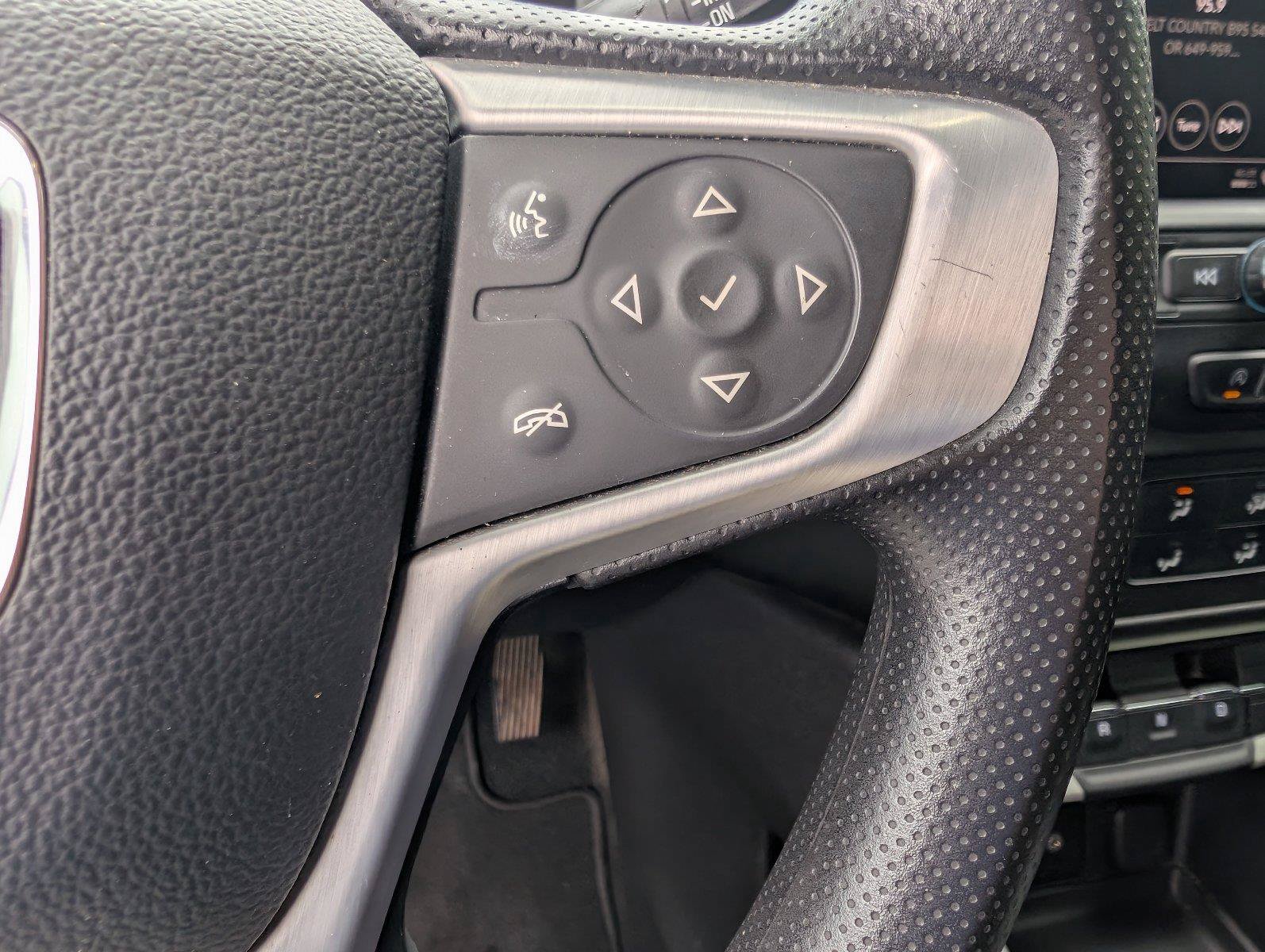 Used 2024 GMC Terrain SLE AWD/4WD image 23