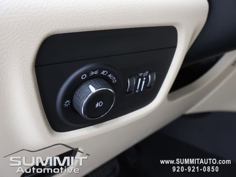 New 2026 Jeep Grand Cherokee Limited w/ Luxury Tech Group II AWD/4WD image 49