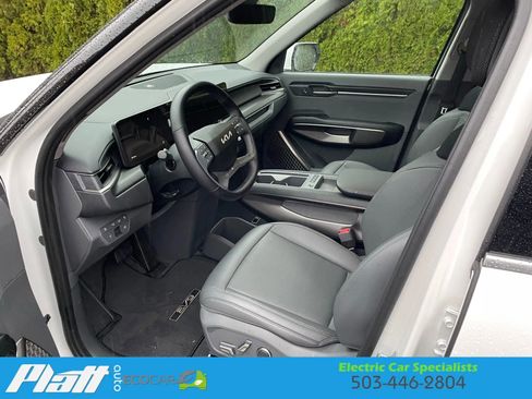 Used 2025 Kia EV9 Light Long Range image 20