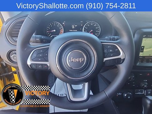 Used 2023 Jeep Renegade Latitude AWD/4WD image 10