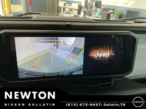 Used 2024 Jeep Wrangler Unlimited Sport AWD/4WD image 13