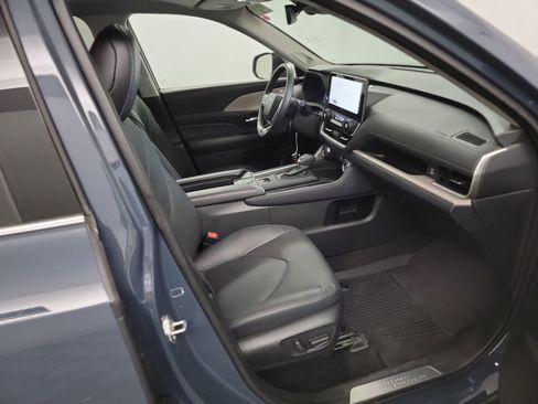 Used 2024 Toyota Grand Highlander Limited image 8