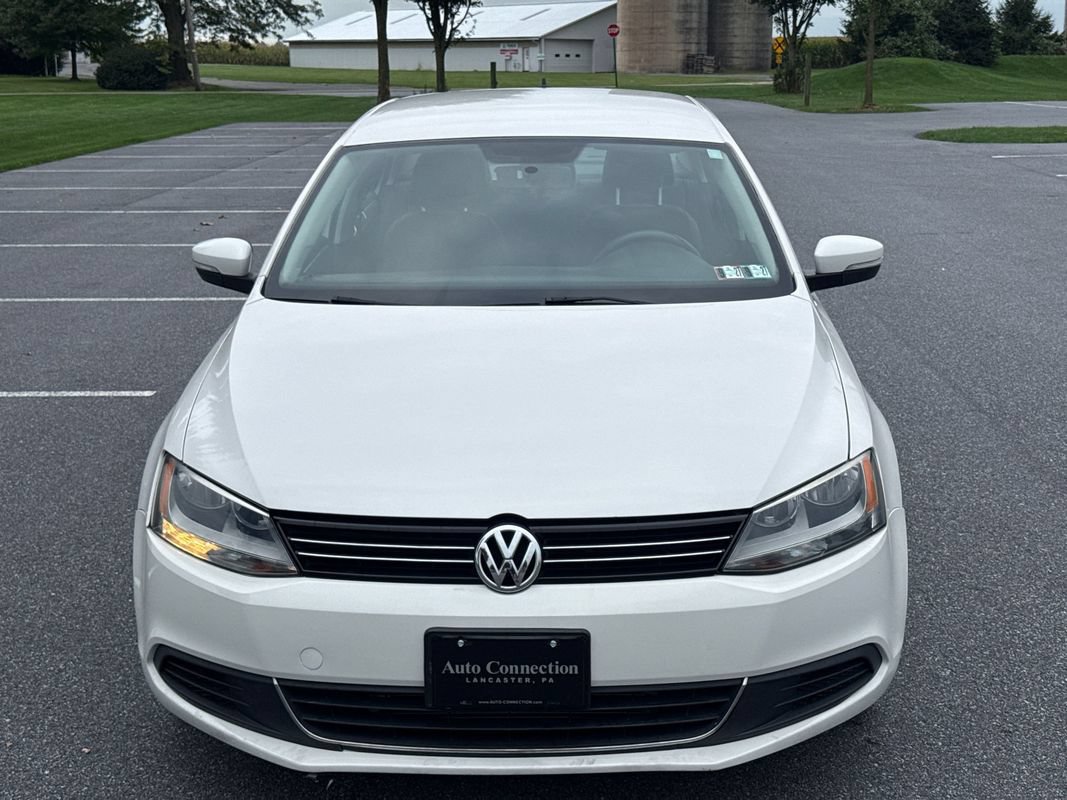 Used 2013 Volkswagen Jetta SE FWD image 3