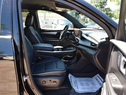 Used 2025 Buick Enclave Preferred w/ LPO, Floor Liner Package FWD image 40