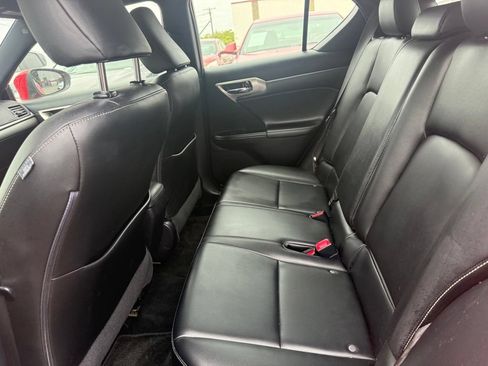 Used 2015 Lexus CT 200h w/ Navigation Package FWD image 7
