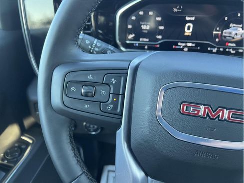 New 2025 GMC Sierra 1500 Elevation image 13