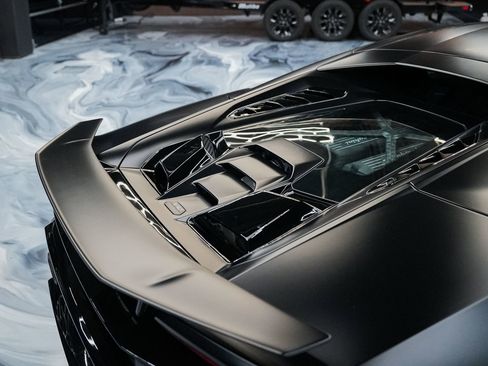 Used 2023 Lamborghini Huracan Tecnica RWD image 11