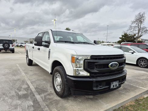 Used 2020 Ford F250 XL w/ Power Equipment Group image 2