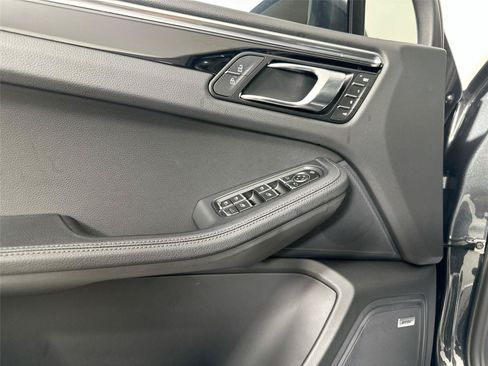 Certified 2026 Porsche Macan AWD/4WD image 31
