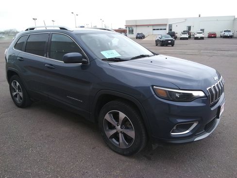 Used 2019 Jeep Cherokee Limited AWD/4WD image 4