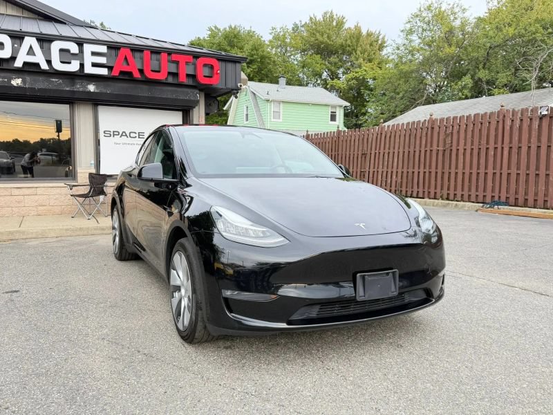 Used 2023 Tesla Model Y Long Range AWD/4WD image 4