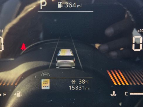 Certified 2025 Kia Carnival LXS image 16