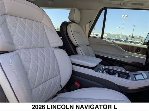 New 2026 Lincoln Navigator L Black Label AWD/4WD image 13