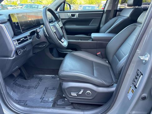 Certified 2025 Hyundai Santa Fe Limited AWD/4WD image 13