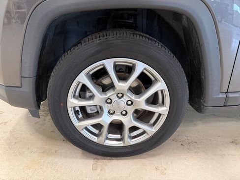 Used 2022 Jeep Compass Latitude w/ Sun and Sound Group image 9