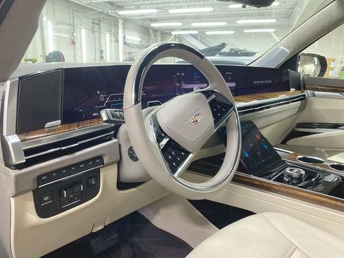 Used 2025 Cadillac Escalade Sport Platinum image 10