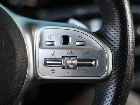 Used 2021 Mercedes-Benz GLB 250 image 33