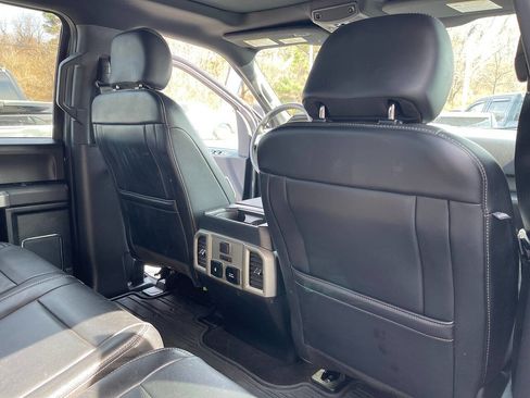 Used 2019 Ford F150 Lariat w/ Equipment Group 502A Luxury image 29