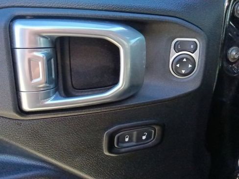 Used 2021 Jeep Wrangler Unlimited Rubicon AWD/4WD image 12
