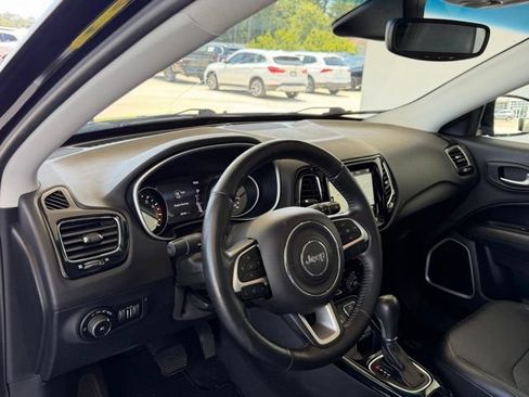 Used 2018 Jeep Compass Limited w/ Navigation Group AWD/4WD image 14