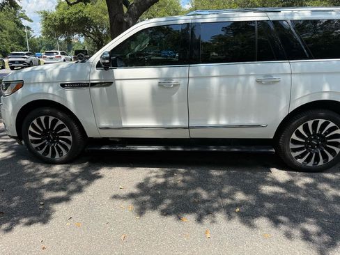 Used 2023 Lincoln Navigator L Black Label AWD/4WD image 9