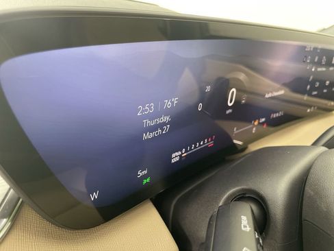 Used 2025 Buick Enclave Preferred image 12