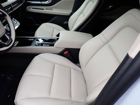 New 2026 Lincoln Corsair Premiere image 37