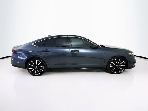 Used 2025 Honda Accord Touring image 9