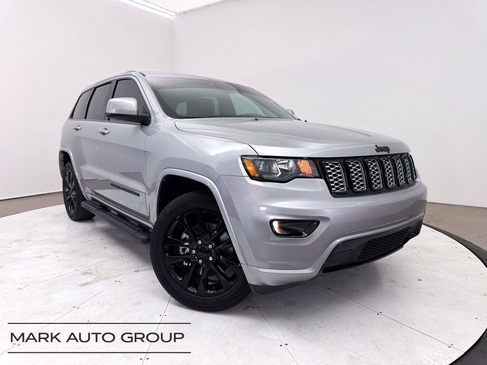 Used 2021 Jeep Grand Cherokee Laredo X AWD/4WD image 1