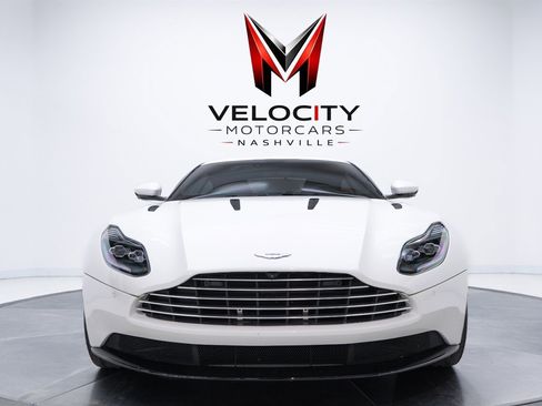 Used 2018 Aston Martin DB11 V12 image 18