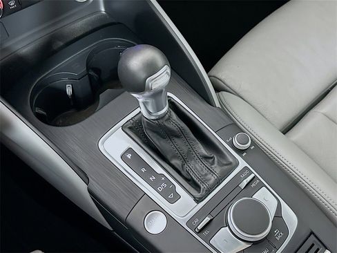 Used 2018 Audi A3 e-tron Premium w/ Sport Package image 19