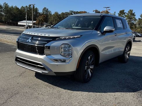 New 2026 Mitsubishi Outlander SE AWD/4WD image 3