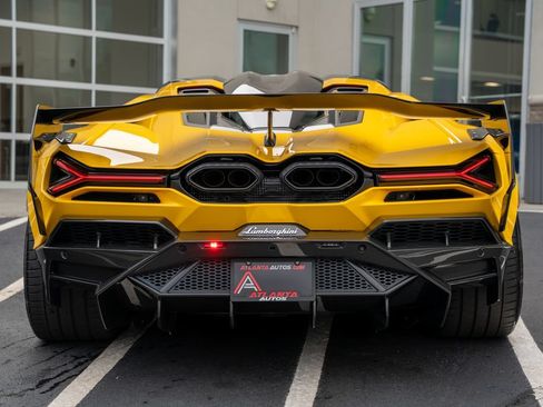 Used 2024 Lamborghini Revuelto AWD/4WD image 18