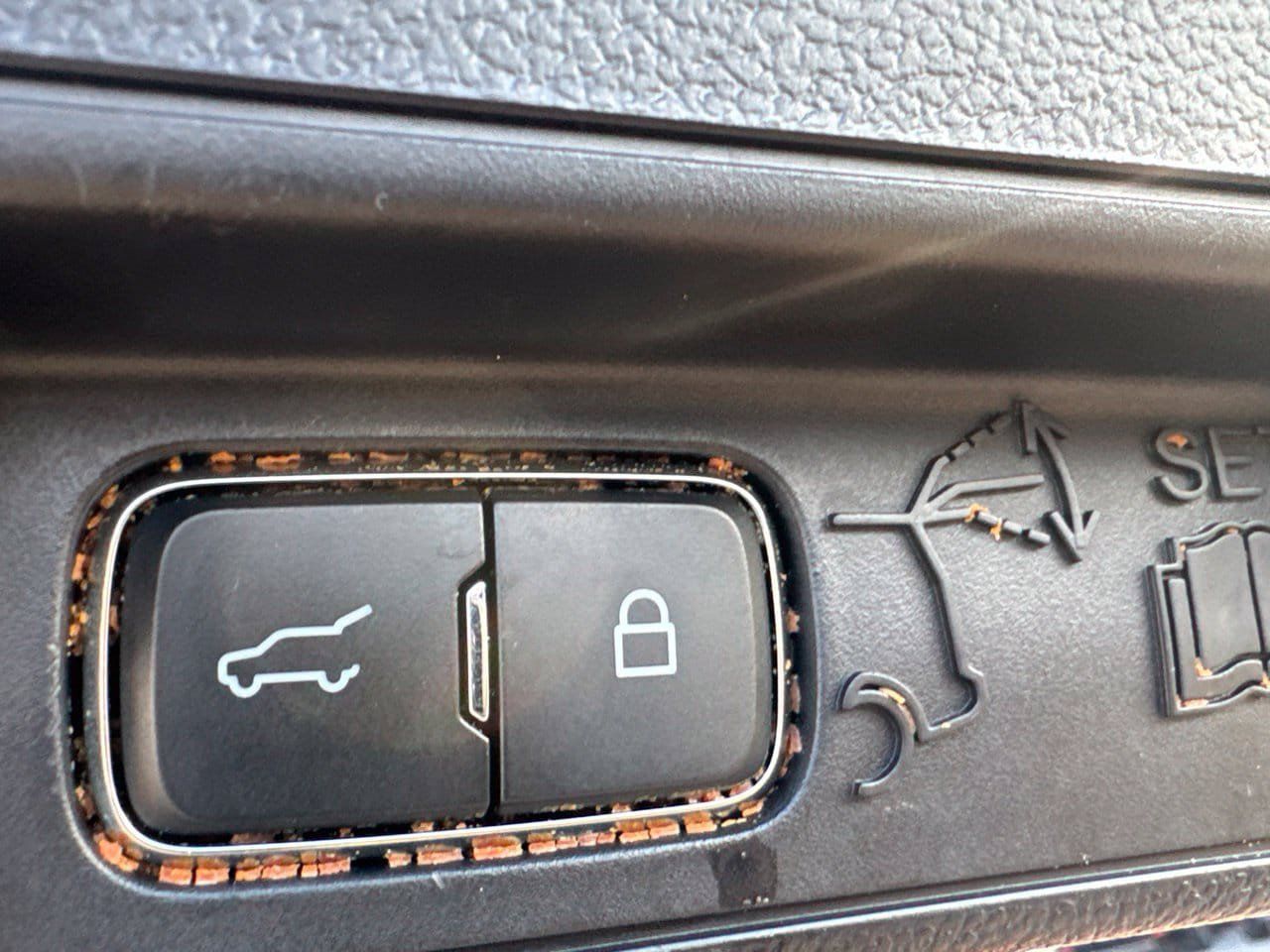 Used 2022 Ford Explorer XLT RWD image 35