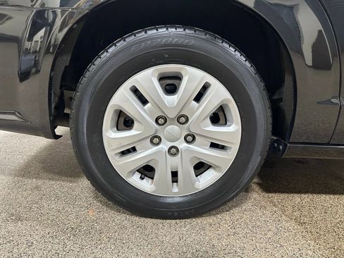 Used 2018 Dodge Grand Caravan SE w/ UConnect Hands-Free Group image 56