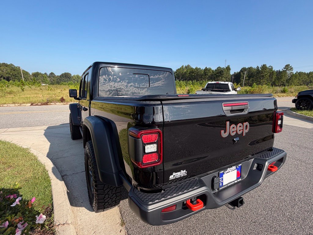 Used 2025 Jeep Gladiator Mojave w/ Technology Group AWD/4WD image 15