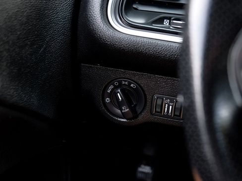 Used 2019 Dodge Challenger R/T image 32