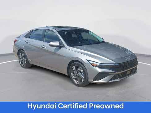 Certified 2025 Hyundai Elantra Limited FWD image 3