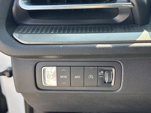 Used 2024 Chevrolet Traverse LS AWD/4WD image 20