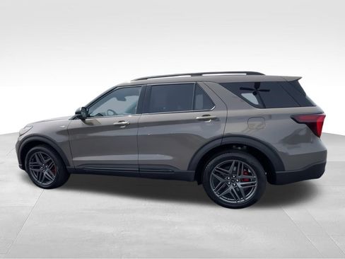 New 2026 Ford Explorer ST-Line w/ ST-Line Street Pack AWD/4WD image 6