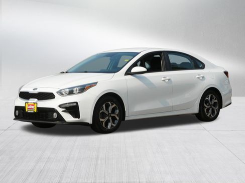 Used 2019 Kia Forte LXS FWD image 3