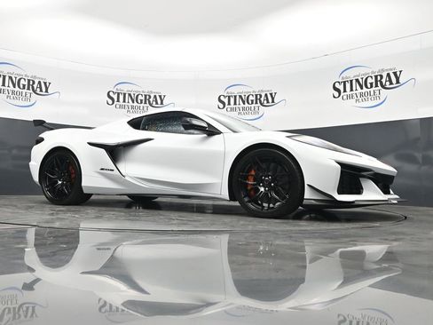 Used 2025 Chevrolet Corvette Z06 w/ Stealth Interior Trim Package RWD image 26
