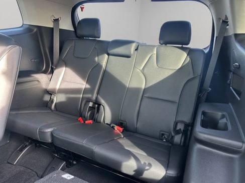 Used 2025 Kia Telluride EX w/ EX Captain's Chair Package image 15