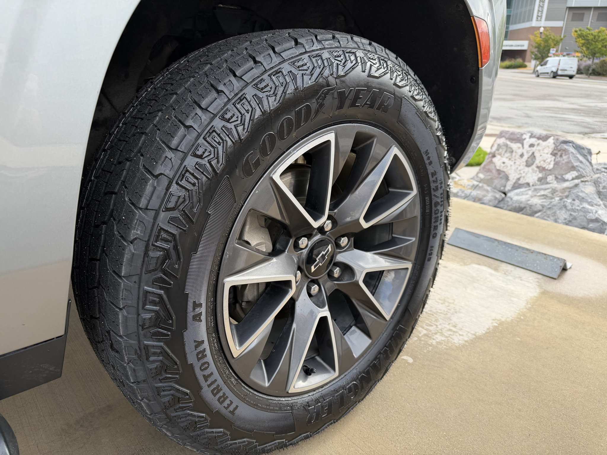 Used 2023 Chevrolet Tahoe Z71 w/ Z71 Off-Road Package AWD/4WD image 3