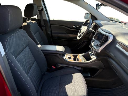 Used 2023 GMC Acadia SLE image 17