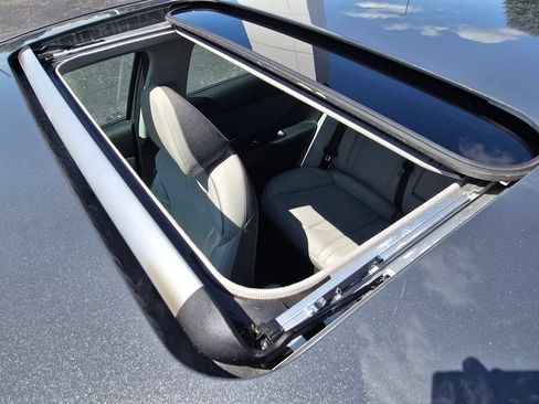 Used 2024 Hyundai Elantra Limited FWD image 19