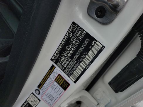 Certified 2026 Mercedes-Benz GLC 300 4MATIC image 34