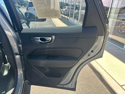 Used 2025 Volvo XC60 B5 Plus AWD/4WD image 12