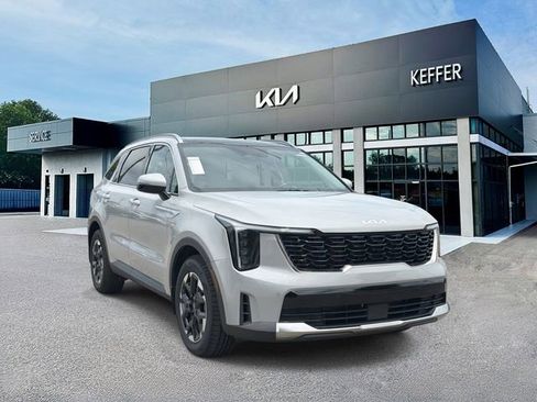 Used 2024 Kia Sorento S w/ Panoramic Sunroof Package FWD image 2